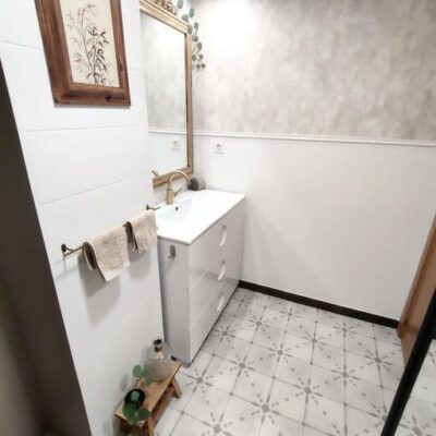 Imagen de #CasaMotif: @misnuriadas se anima a dar una nuevo aire a su baño con un suelo vinílico
