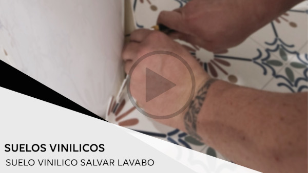 ¿Cómo salvar el lavabo al colocar un suelo vinílico acolchado de MOTIF?